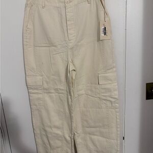 Universal Thread Cream Cargo Pants